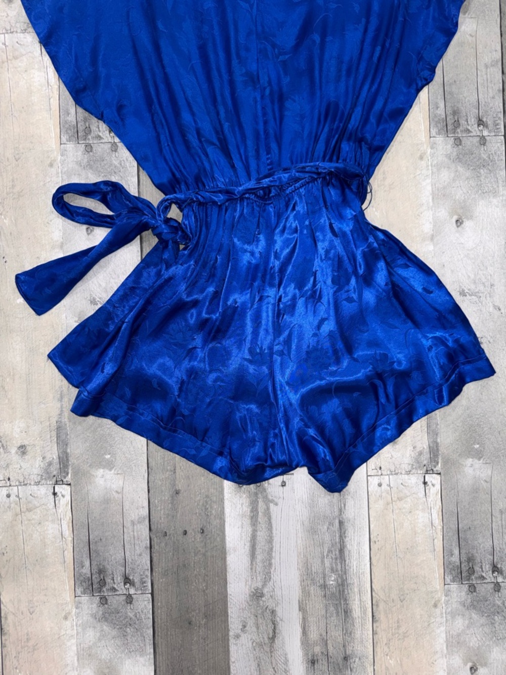 🆕 shore Royal Blue Willow Romper Satin, Floral, Belted, Elastic Waist Sz. S - Picture 8 of 13
